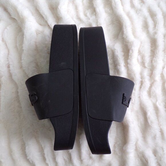 Levi's platform slides 9.5 - Picture 4 of 8